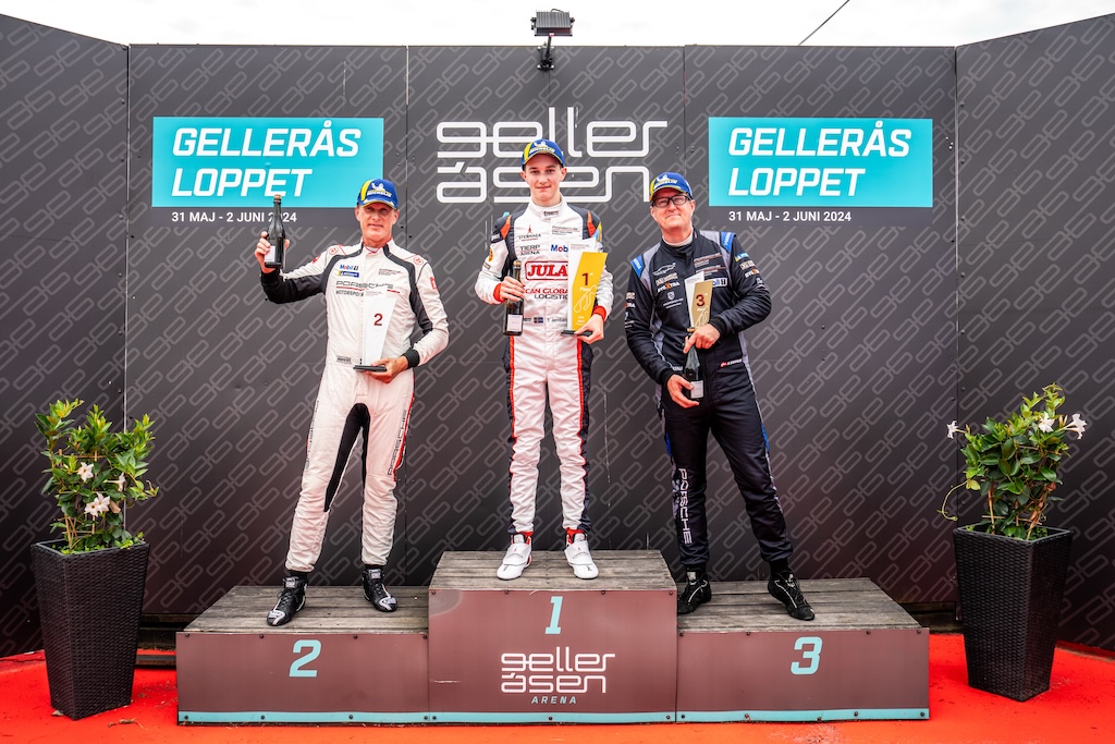 Det blev til en tredjeplads for Kasper Søholm (t.h.) i GT4-klassen i Porsche Sprint Challenge.
(Foto: Armin Hadzic)